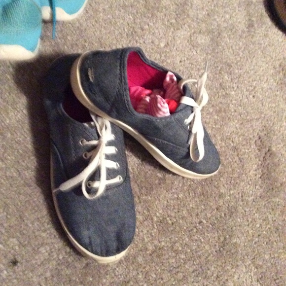 Slip ons - Picture 2 of 2